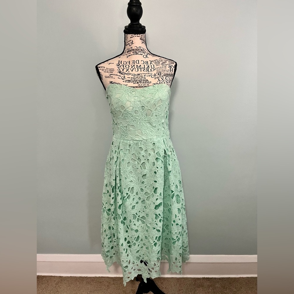 Strapless dress